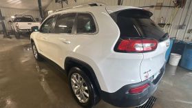 2017 Jeep Cherokee - Image 3