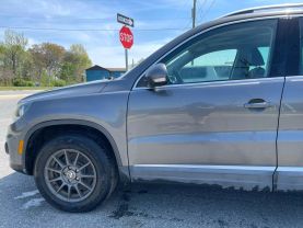 2013 Volkswagen Tiguan - Image 2