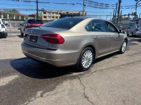 2016 Volkswagen Passat - Image 3