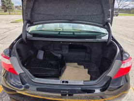 2016 Toyota Camry Hybrid - Image 13