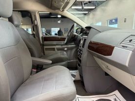 2010 CHRYSLER TOWN & COUNTRY