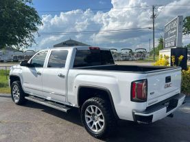 2017 Gmc Sierra 1500 Crew Cab Denali Pickup 4d 5 3/4 Ft - Image 4