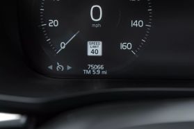 2019 VOLVO XC60 SUV 4-CYL, DRIVE-E, TURBO, 2.0 LITER T5 R-DESIGN SPORT UTILITY 4D