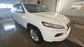 2017 Jeep Cherokee - Image 6