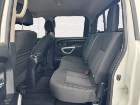 2017 NISSAN TITAN CREW CAB PICKUP V8, 5.6 LITER S PICKUP 4D 5 1/2 FT