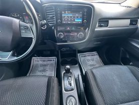 2016 Mitsubishi Outlander Es Sport Utility 4d - Image 11