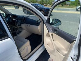 2014 Volkswagen Tiguan - Image 37