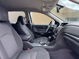 2017 CHEVROLET TRAVERSE SUV V6, 3.6 LITER LT SPORT UTILITY 4D