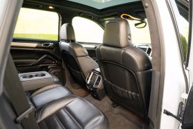 2012 PORSCHE CAYENNE SUV M4851 TURBO