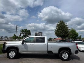 2020 Chevrolet Silverado 3500 Hd Crew Cab Lt Pickup 4d 8 Ft - Image 3