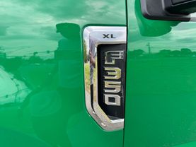 2021 FORD F350 SUPER DUTY CREW CAB PICKUP V8, FLEX FUEL, 6.2 LITER XLT PICKUP 4D 6 3/4 FT