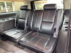 2009 CHEVROLET SUBURBAN 1500 SUV V8, FLEX FUEL, 5.3 LITER LT SPORT UTILITY 4D