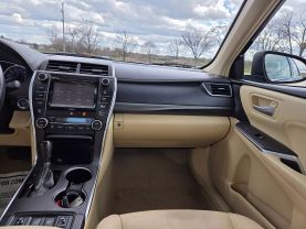 2016 Toyota Camry Hybrid - Image 29