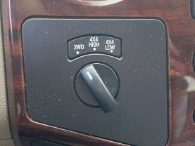 2010 FORD F250 SUPER DUTY CREW CAB PICKUP V8, TURBO DSL 6.4L LARIAT PICKUP 4D 6 3/4 FT