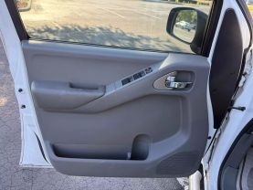 2010 NISSAN FRONTIER CREW CAB PICKUP V6, 4.0 LITER LE PICKUP 4D 5 FT