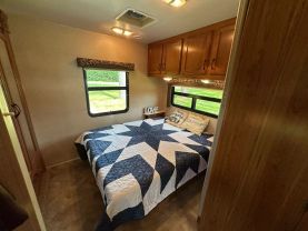 Used 2016 JAYCO REDHAWK CLASS C - 31XL - LA Auto Star located in Virginia Beach, VA