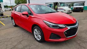 2019 Chevrolet Cruze - Image 3