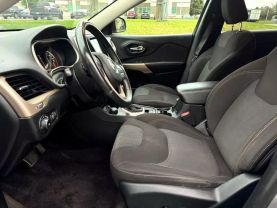 2017 JEEP CHEROKEE SUV 4-CYL, 2.4 LITER LATITUDE SPORT UTILITY 4D