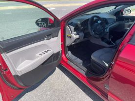 2017 Hyundai Elantra - Image 14