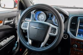 2014 Chrysler 300 - Image 18