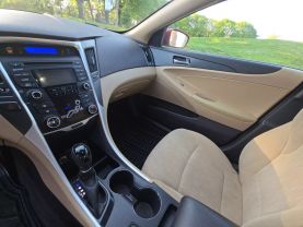 2013 HYUNDAI SONATA SEDAN 4-CYL, PZEV, 2.4 LITER GLS SEDAN 4D