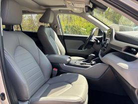 2023 TOYOTA HIGHLANDER SUV 4-CYL, TURBO, 2.4 LITER XLE SPORT UTILITY 4D at T&T Repairables - used car dealership in Spencer, Indiana.