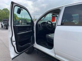 2015 RAM 2500 CREW CAB 8FT KNAPHEIDE SERVICE BED TRUCK SERVICE/UTILITY TRUCKS V8, HEMI, 5.7 LITER TRADESMAN PICKUP 4D 8 FT - Eddies Auto Sales
