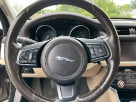 2017 Jaguar Xf - Image 19