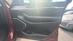 2022 Jeep Grand Cherokee - Image 19