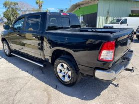2019 RAM 1500 CREW CAB PICKUP V8, HEMI, 5.7 LITER BIG HORN PICKUP 4D 5 1/2 FT