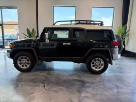 2011 TOYOTA FJ CRUISER SUV V6, 4.0 LITER SPORT UTILITY 2D