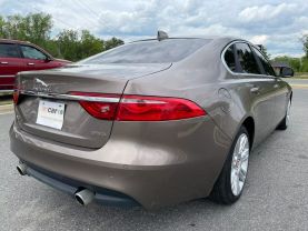 2017 Jaguar Xf - Image 10