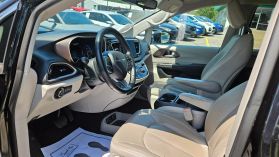 2018 Chrysler Pacifica - Image 7
