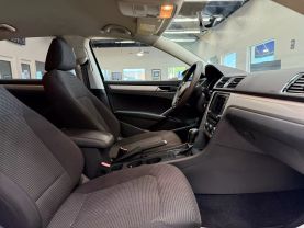 2017 VOLKSWAGEN PASSAT