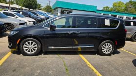2018 Chrysler Pacifica - Image 4