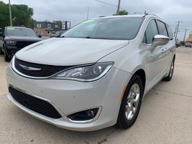 2017 CHRYSLER PACIFICA VAN V6, 3.6 LITER LIMITED MINIVAN 4D - Becker Auto Sales LLC in Emporia, KS