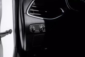 2020 Chevrolet Malibu - Image 31