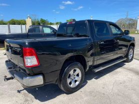 2019 RAM 1500 CREW CAB PICKUP V8, HEMI, 5.7 LITER BIG HORN PICKUP 4D 5 1/2 FT