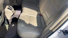 2015 Ford Taurus - Image 17