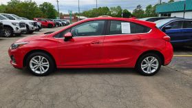 2019 Chevrolet Cruze - Image 4