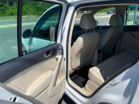 2014 Volkswagen Tiguan - Image 32