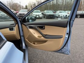 2012 HYUNDAI ELANTRA