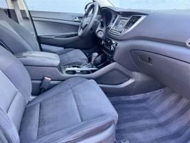 2016 HYUNDAI TUCSON SUV 4-CYL, 2.0 LITER SE SPORT UTILITY 4D