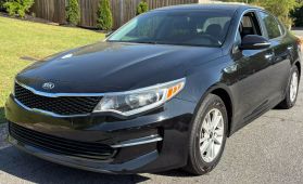 2017 Kia Optima - Image 1