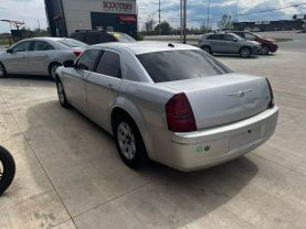 2005 CHRYSLER 300 SEDAN V6, HO, 3.5 LITER TOURING SEDAN 4D