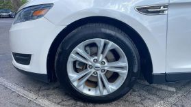 2015 Ford Taurus - Image 43