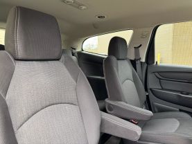 2017 CHEVROLET TRAVERSE SUV V6, 3.6 LITER LT SPORT UTILITY 4D