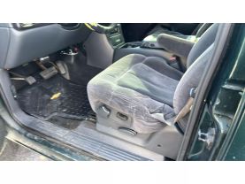 2002 CHEVROLET SILVERADO 2500 HD CREW CAB PICKUP V8, 6.0 LITER LONG BED