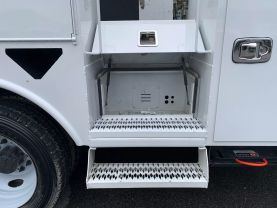2017 FORD F550 SUPER DUTY 46FT BUCKET TRUCK ALTEC AT41M BUCKET TRUCKS V8, TURBO DIESEL, 6.7 LITER XL 169" W.B. 2D - Eddies Auto Sales