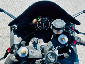 2016 YAMAHA YZF-R6 (MATTE GRAY) SPORTBIKES - -